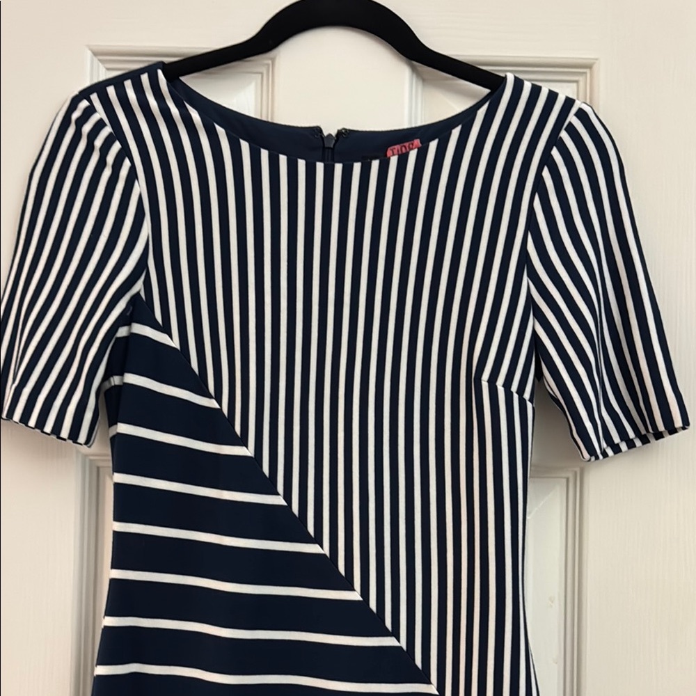 Size 2 Antonio Melani Navy and White Striped Bodycon style - Picture 2 of 4